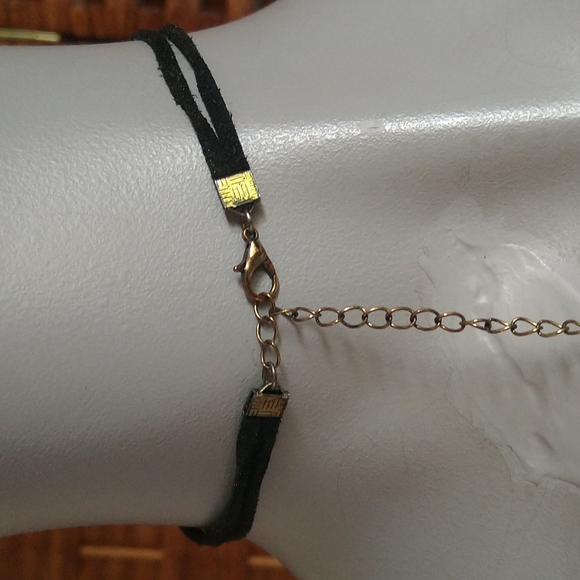 🌟 Free with Purchase. Choker. Leather, Metal & Lace. - Picture 5 of 5